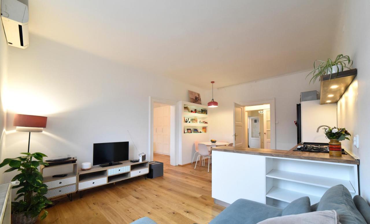 Cosy Lu Apartment Zagreb Exteriör bild