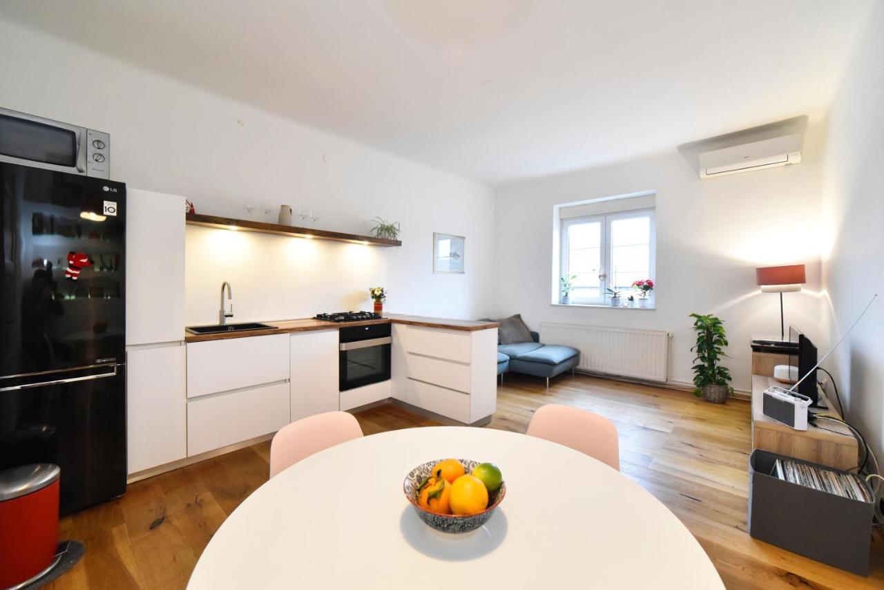 Cosy Lu Apartment Zagreb Exteriör bild